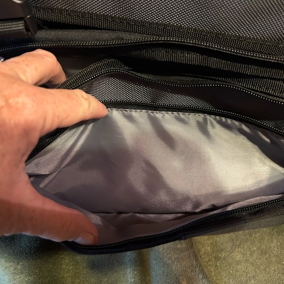 Targus Mobile Elite Laptop Bag - Picture 7 of 7